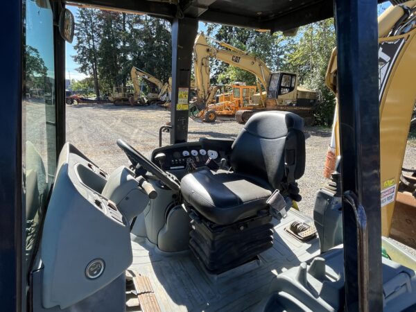 2005 Caterpillar 420D Backhoe 4X4 - Image 11