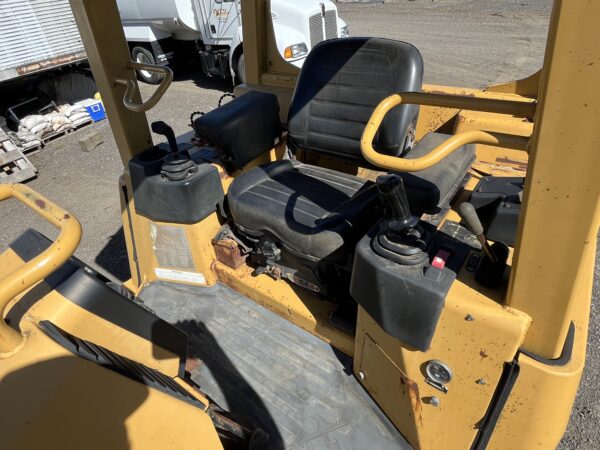 2002 Caterpillar D3G XL Dozer - Image 8
