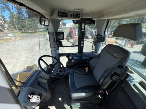 2020 John Deere 644L wheel Loader - Image 17