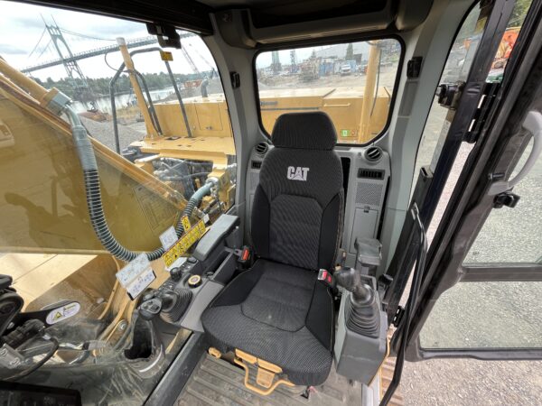 2019 Caterpillar 320 Excavator Thumb - Image 15