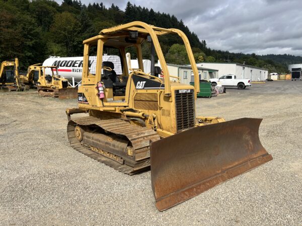 2005 Caterpillar D4G LGP Dozer - Image 12