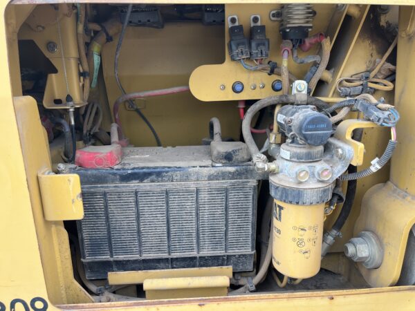 2005 Caterpillar D4G LGP Dozer - Image 10