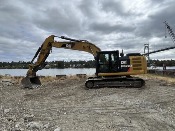 2013 Caterpillar 320EL Excavator - Image 2