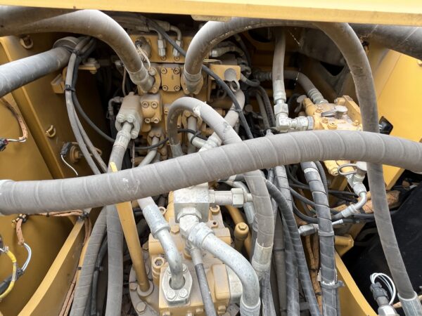2013 Caterpillar 320EL Excavator - Image 18