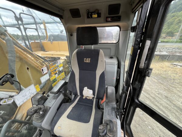 2013 Caterpillar 320EL Excavator - Image 14