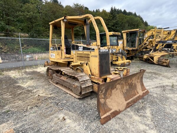 2001 Caterpillar D3C III Dozer - Image 9
