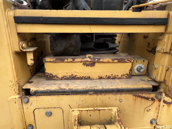 2001 Caterpillar D3C III Dozer - Image 14