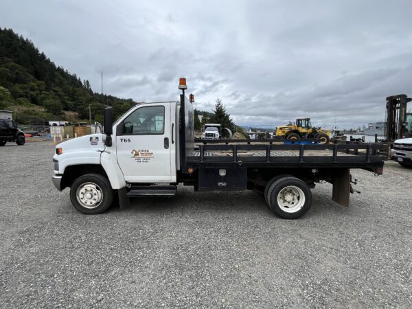 2007 Kodiak 4500 Flatbed Truck - Image 2