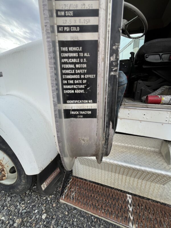 1984 Kenworth W900 Water Truck - Image 14