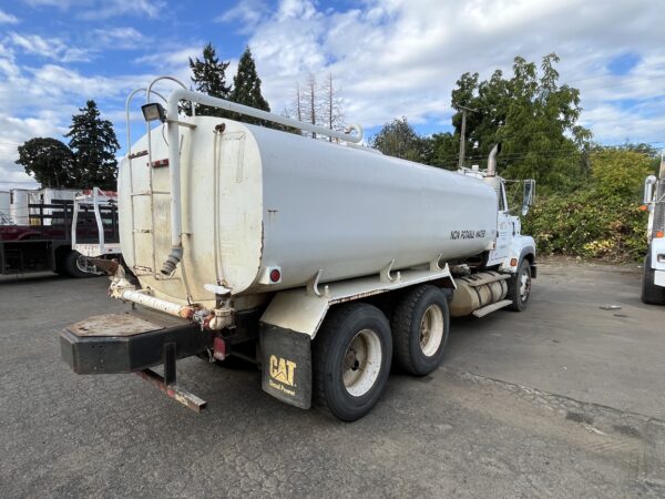 1995 Ford LTA9000 Water Truck - Image 7