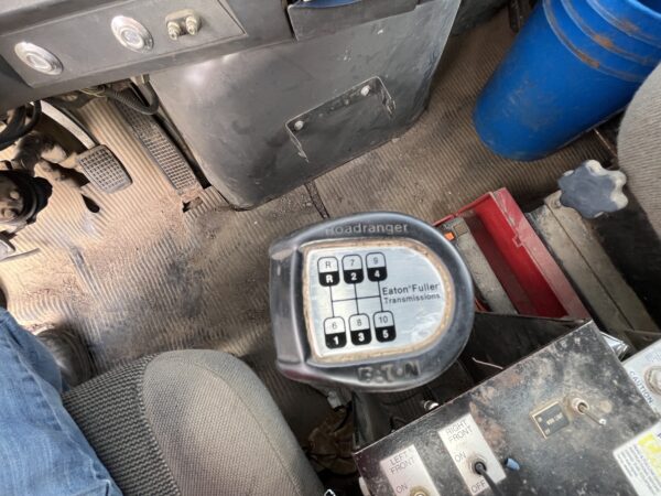 1995 Ford LTA9000 Water Truck - Image 11