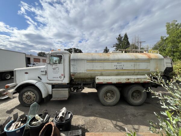 1993 Peterbilt 378 Water Truck - Image 3