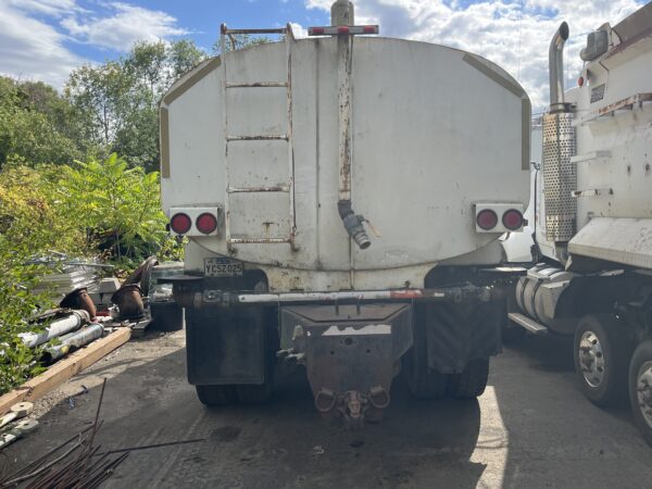 1993 Peterbilt 378 Water Truck - Image 8