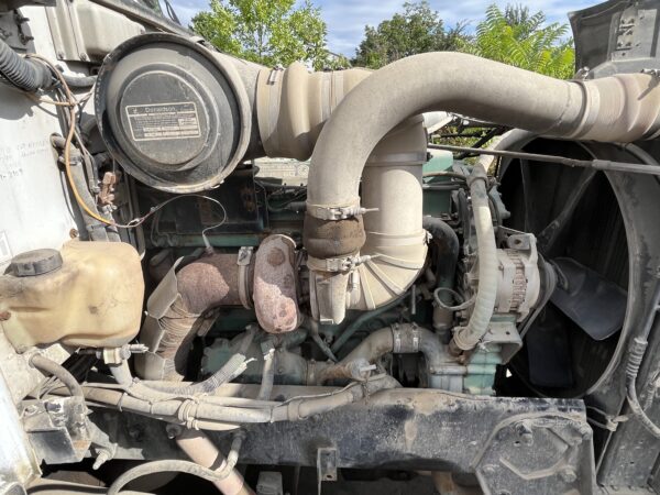 1993 Peterbilt 378 Water Truck - Image 20