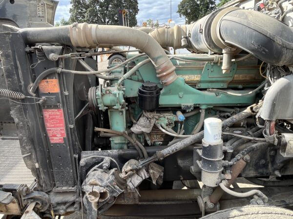 1993 Peterbilt 378 Water Truck - Image 16