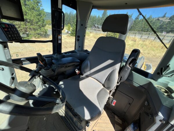 2019 John Deere 544L Wheel Loader - Image 14