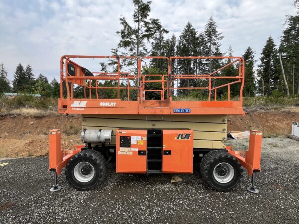 2018 JLG 430LRT Scissor Lift - Image 2
