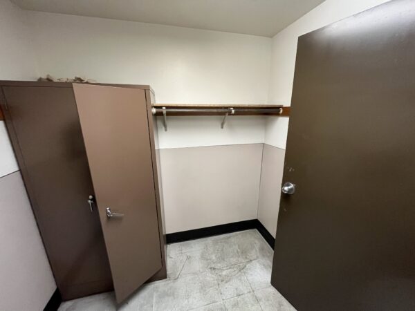 Shop and Office Space For Lease - Image 13