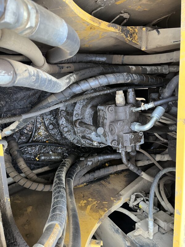 2014 John Deere 350G LC Excavator - Image 14